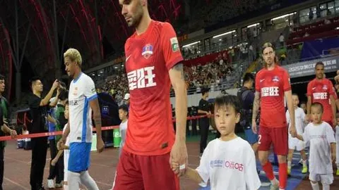 多特战末关键球员分析：卡鲁索、华莱士获得戴格诺特肯定